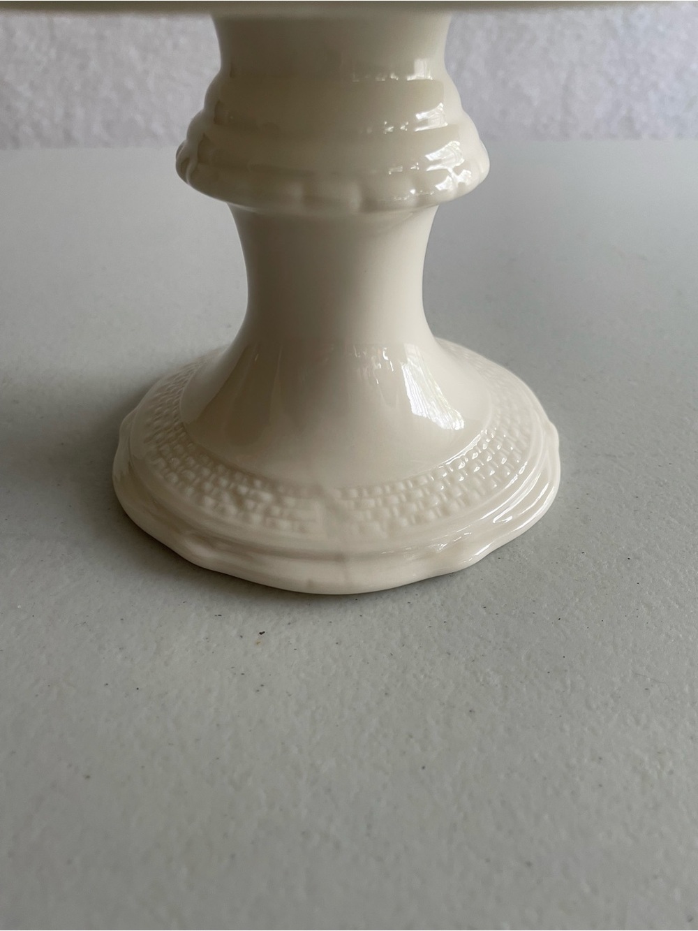 Godinger Cream Lace Pedestal Cake Pastry Stand with embossed pedestal - Picture 9 of 11